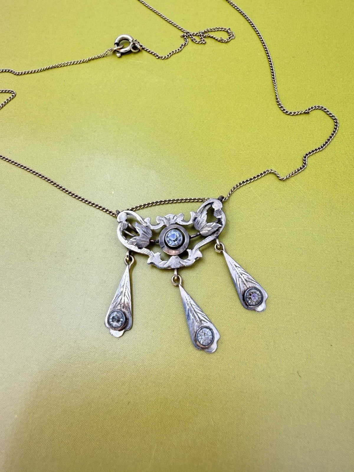 Collanina con pendente antico in oro bianco e giallo 12 kt, anni '20 – foto 7