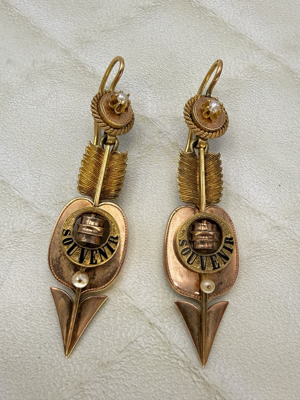 Orecchini borbonici in oro 6/7 kt con scritta smaltata e microperle – foto 16