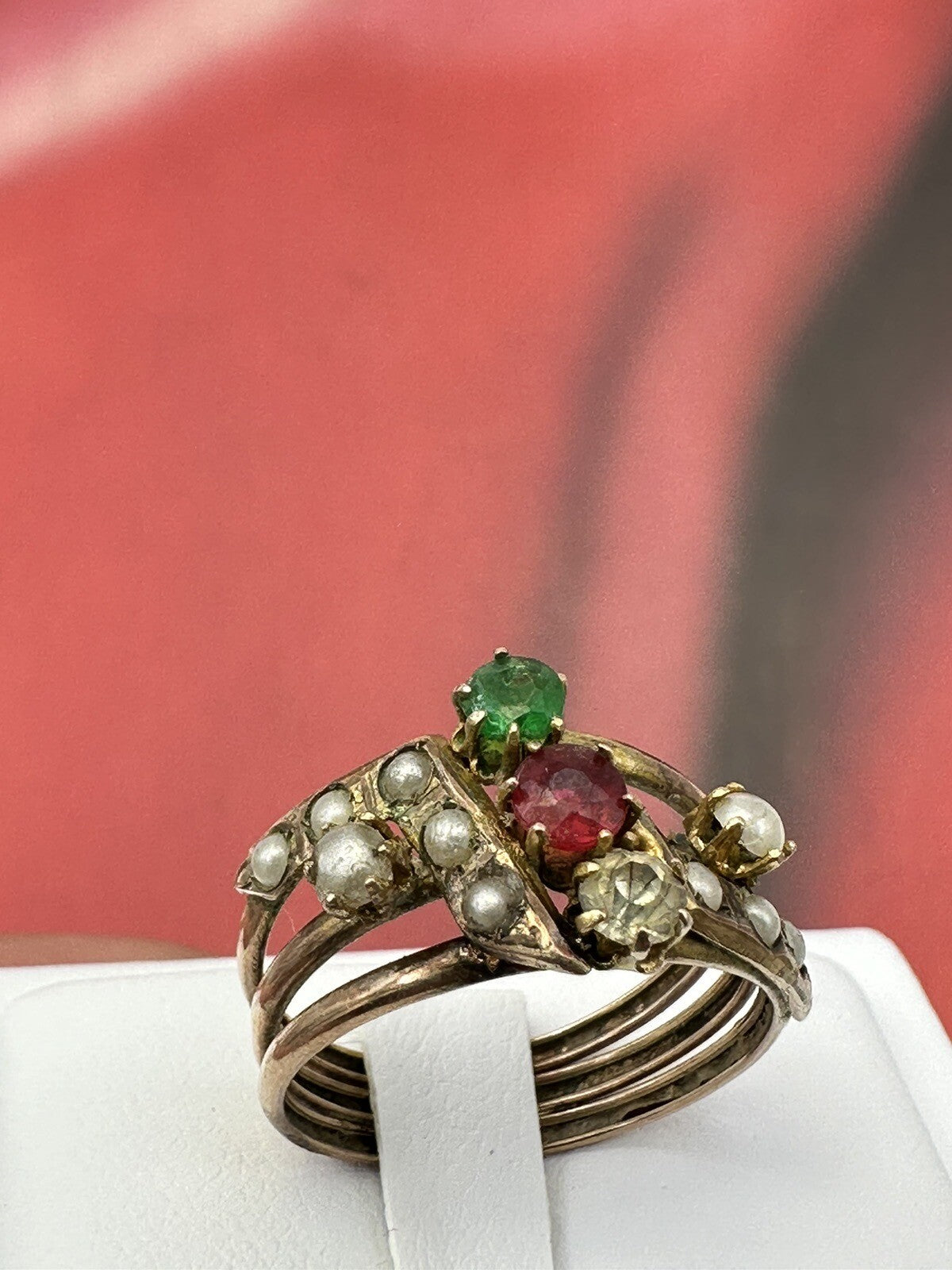 Anello borbonico in oro 6/7 kt con paste vitree e microperle, fine '800 – foto 5