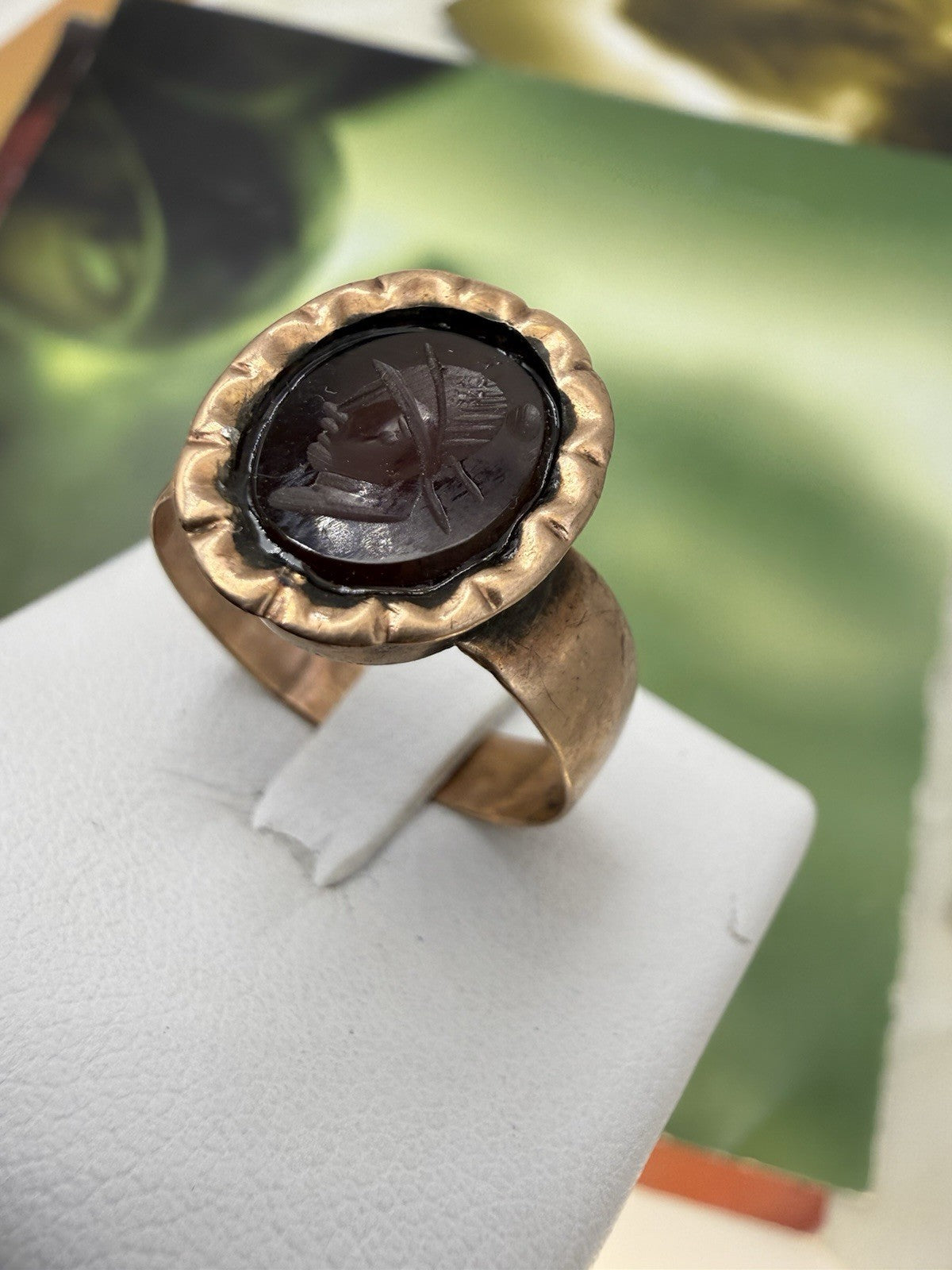 Anello borbonico in oro 6/7 kt con corniola incisa a guerriero, fine '800 – foto 7