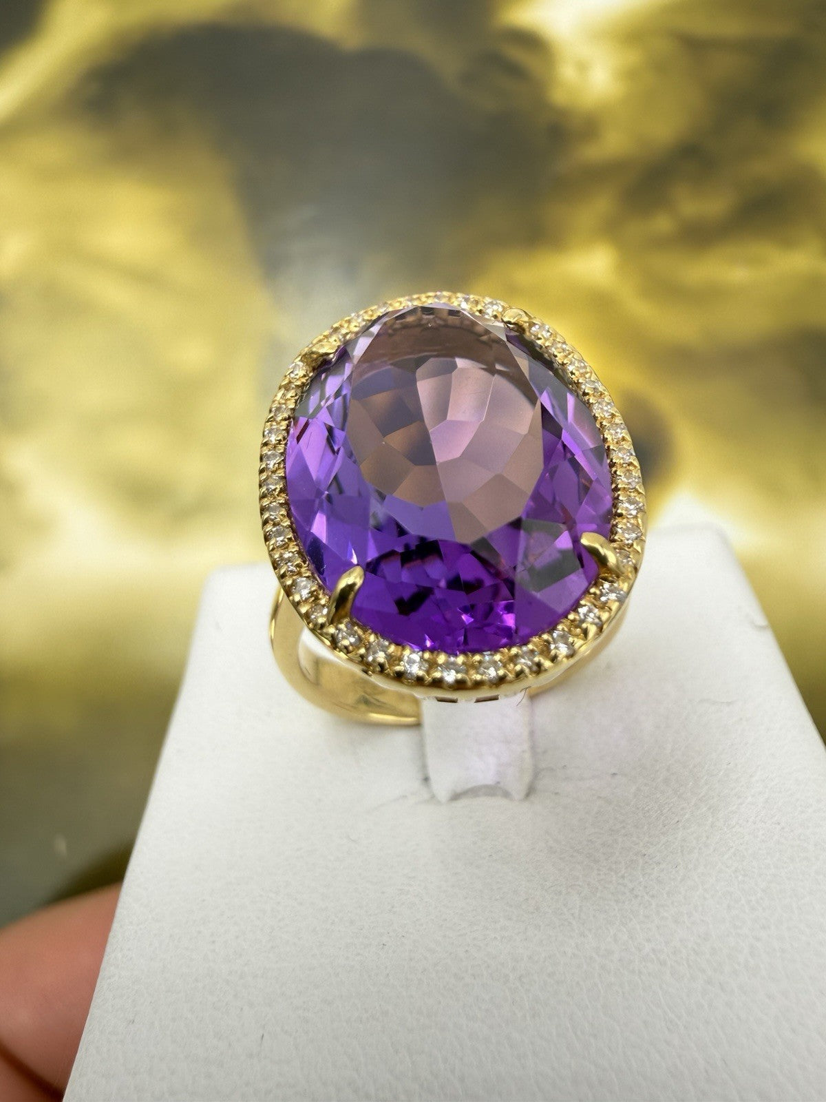 Anello in oro 18 kt con grande ametista e contorno di zirconi – foto 10