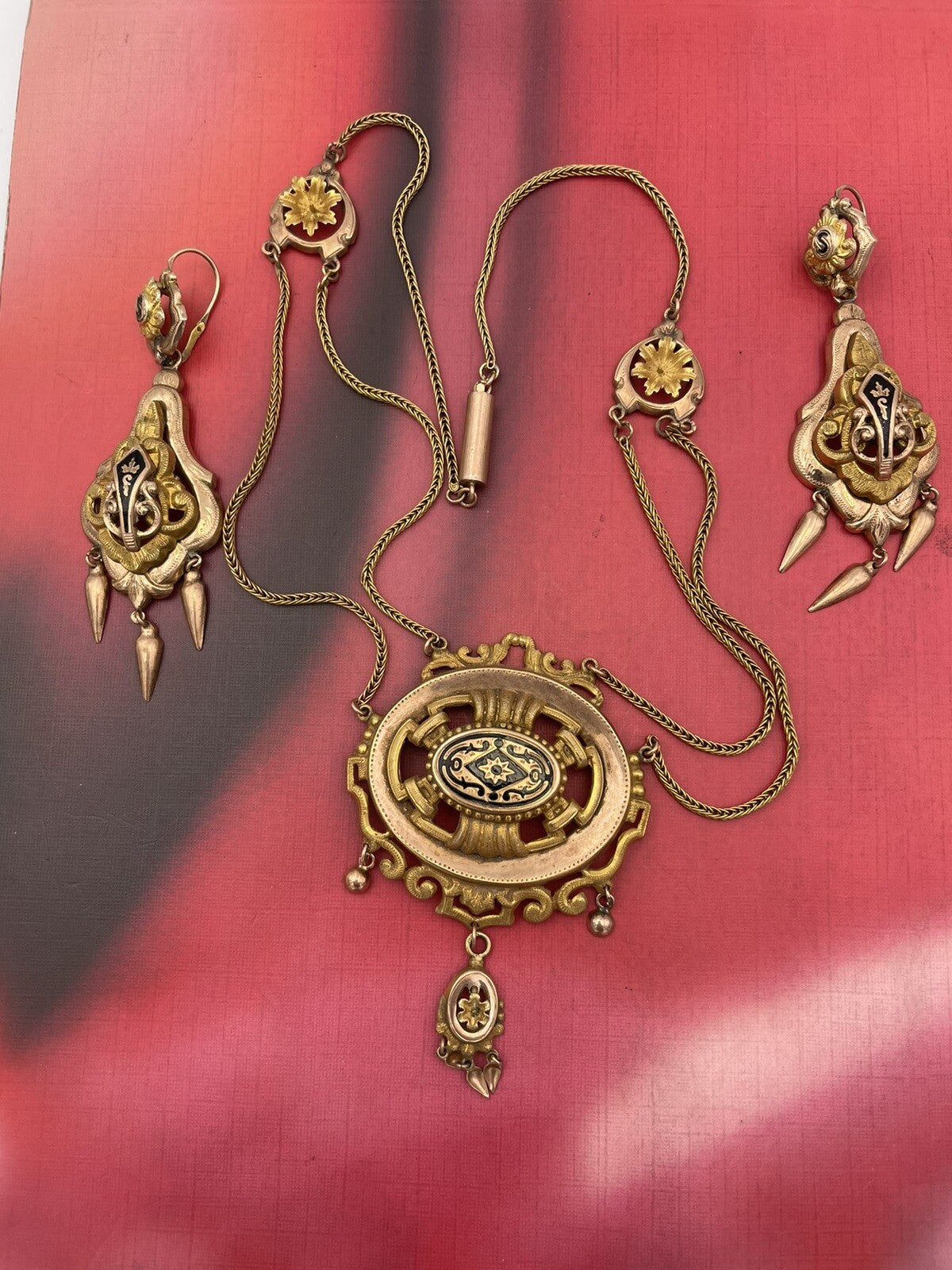 Parure borbonica collana e orecchini in oro 6/7 kt con smalti neri, fine '800 – foto 9