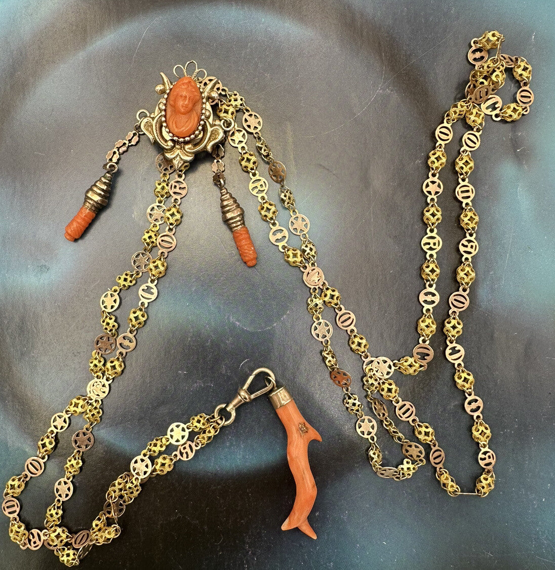 Parure saliscendi e orecchini antichi in oro 6/7 kt con cammei di corallo – foto 6