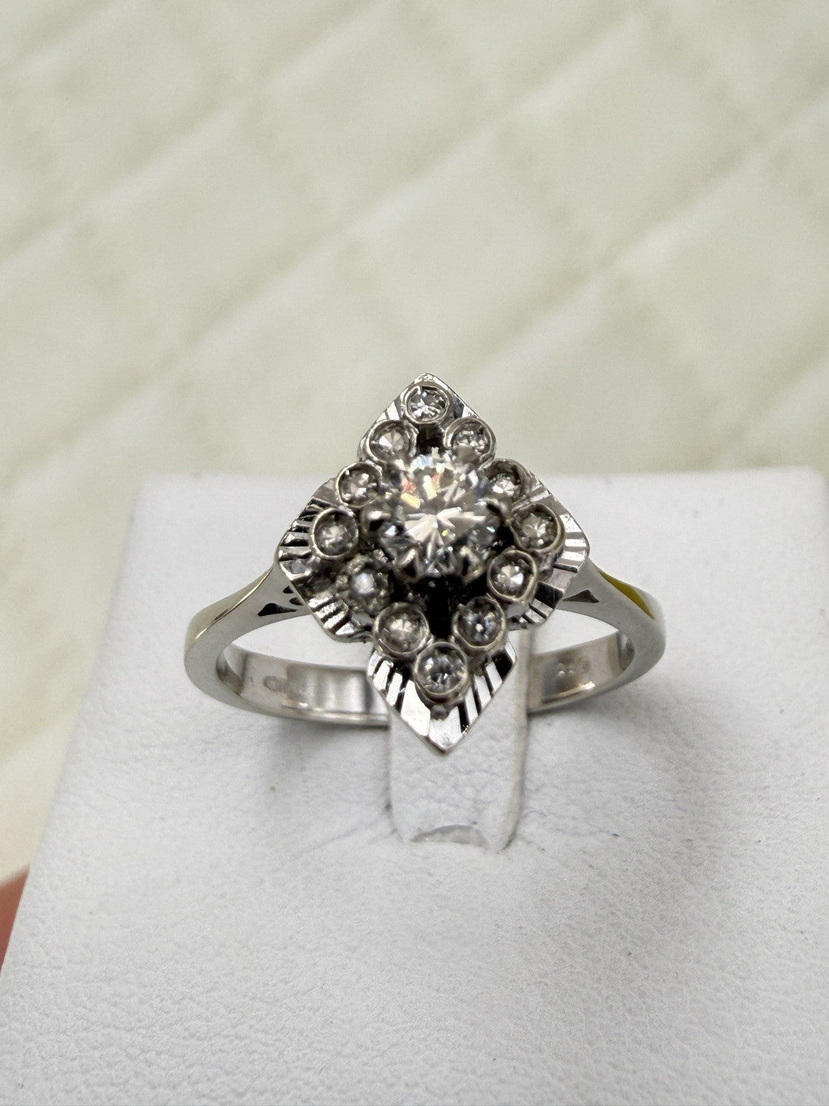 Anello da fidanzamento vintage in oro bianco 18 kt con brillanti, anni '70 – foto 8