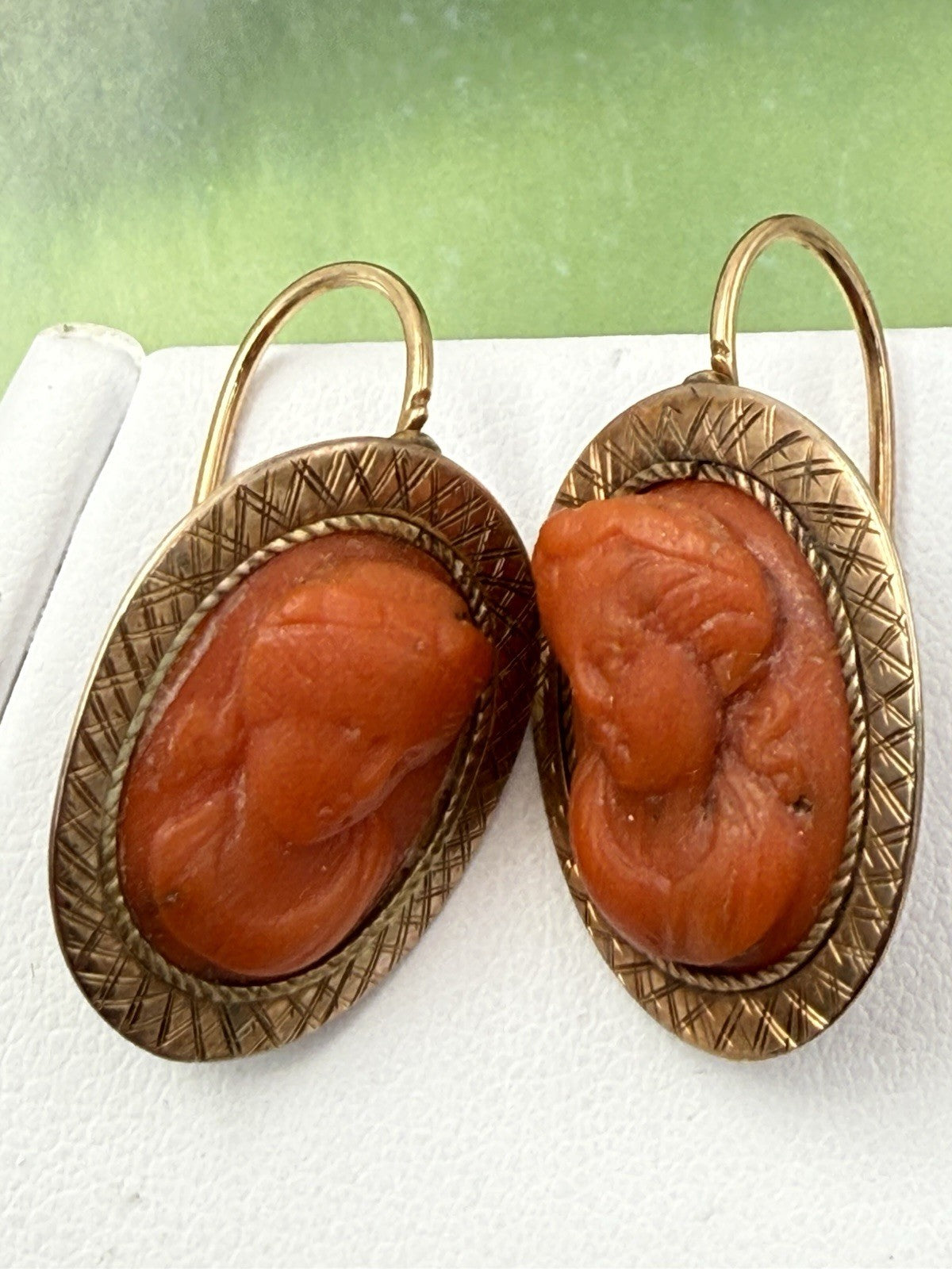 Orecchini antichi in oro rosso 6/7 kt con cammei di corallo, '800