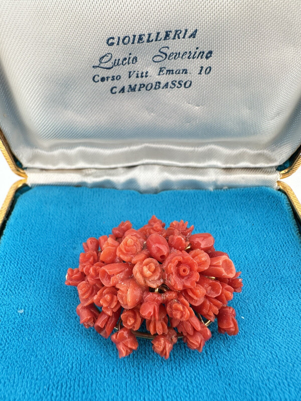 Spilla pendente in oro 18 kt con roselline di corallo, anni '70 – foto 5