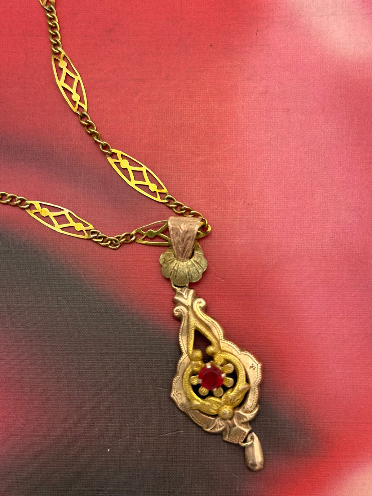 Collana antica in oro 6/7 kt con ciondolo e pietra rossa, inizi '900 – foto 2