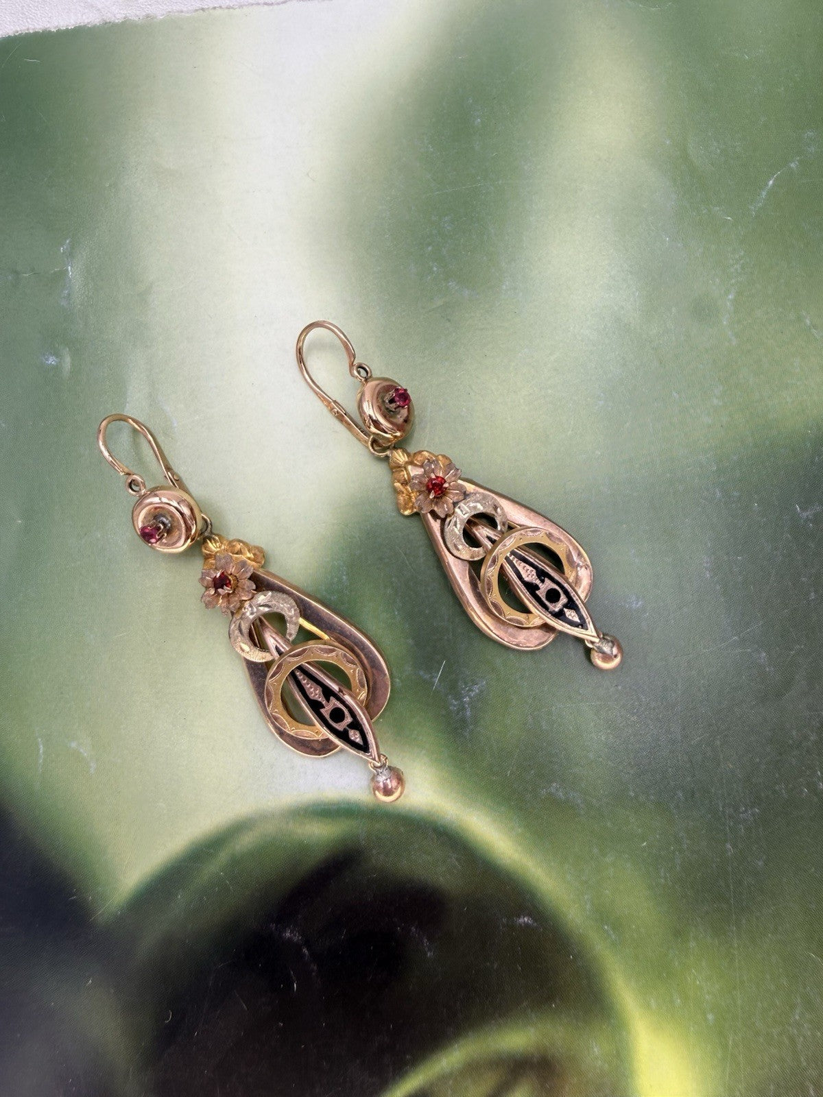 Orecchini borbonici in oro 6/7 kt con paste vitree rosse e microperle – foto 7