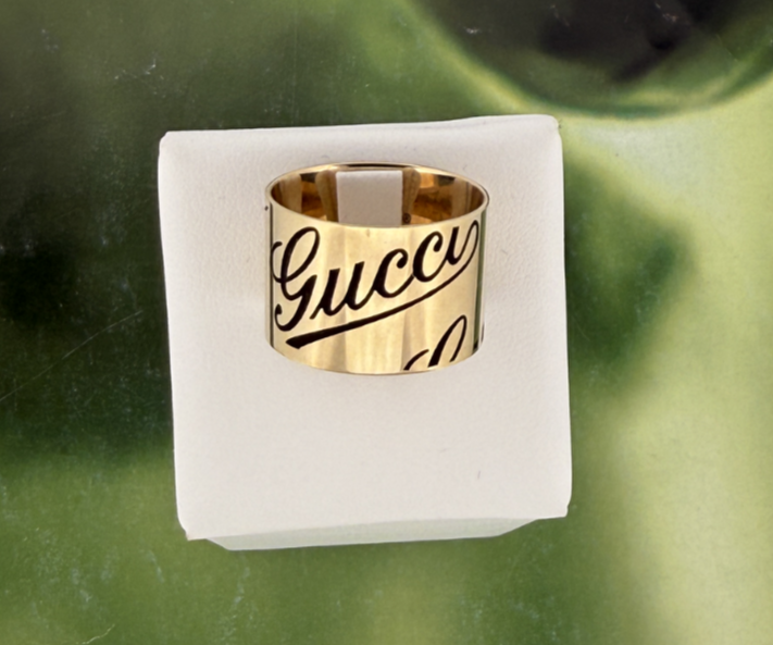 Anello Gucci Icon Prints a fascia larga in oro giallo 18 kt – foto 4