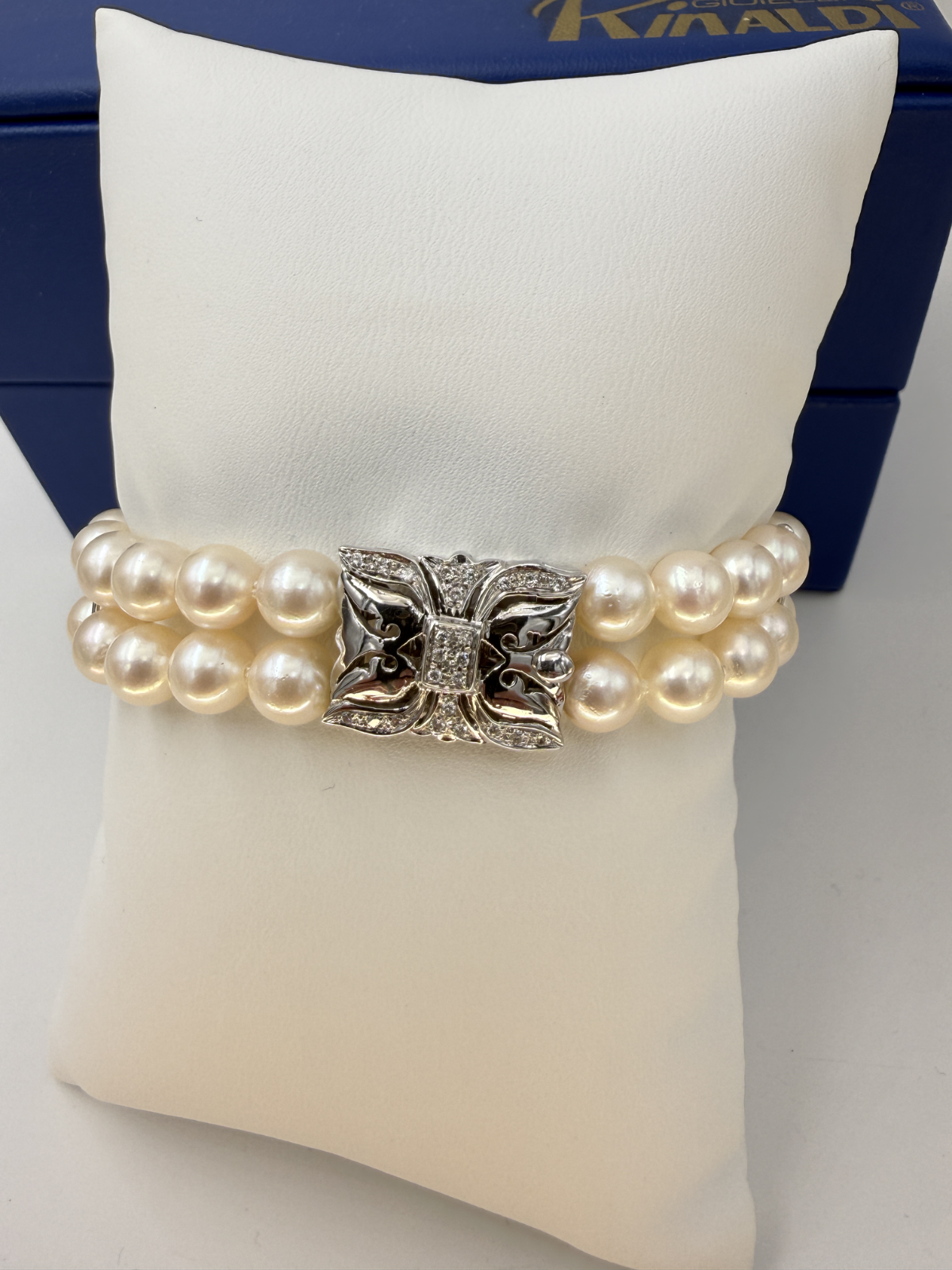 Bracciale doppio filo di perle con chiusura in oro bianco 18 kt e brillanti – foto 6