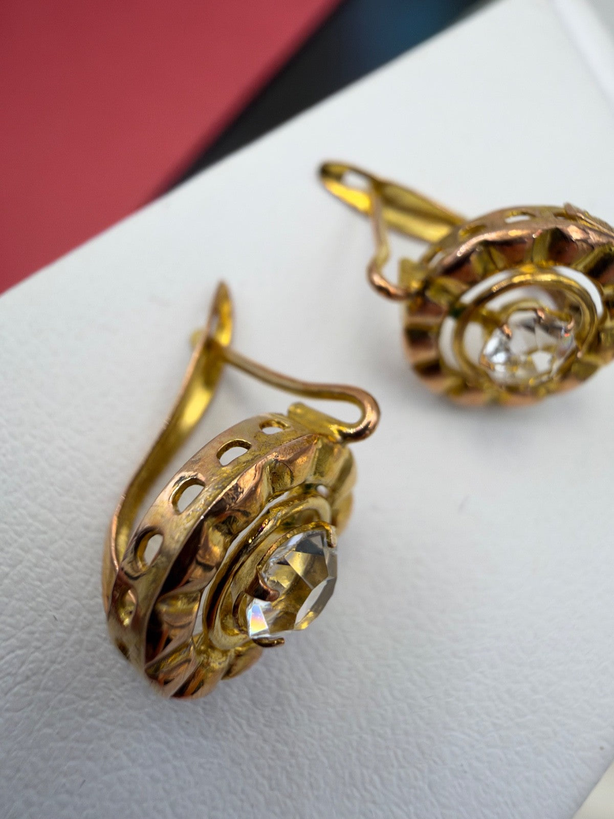 Orecchini antichi in oro 12 kt con paste vitree bianche, inizi '900 – foto 6
