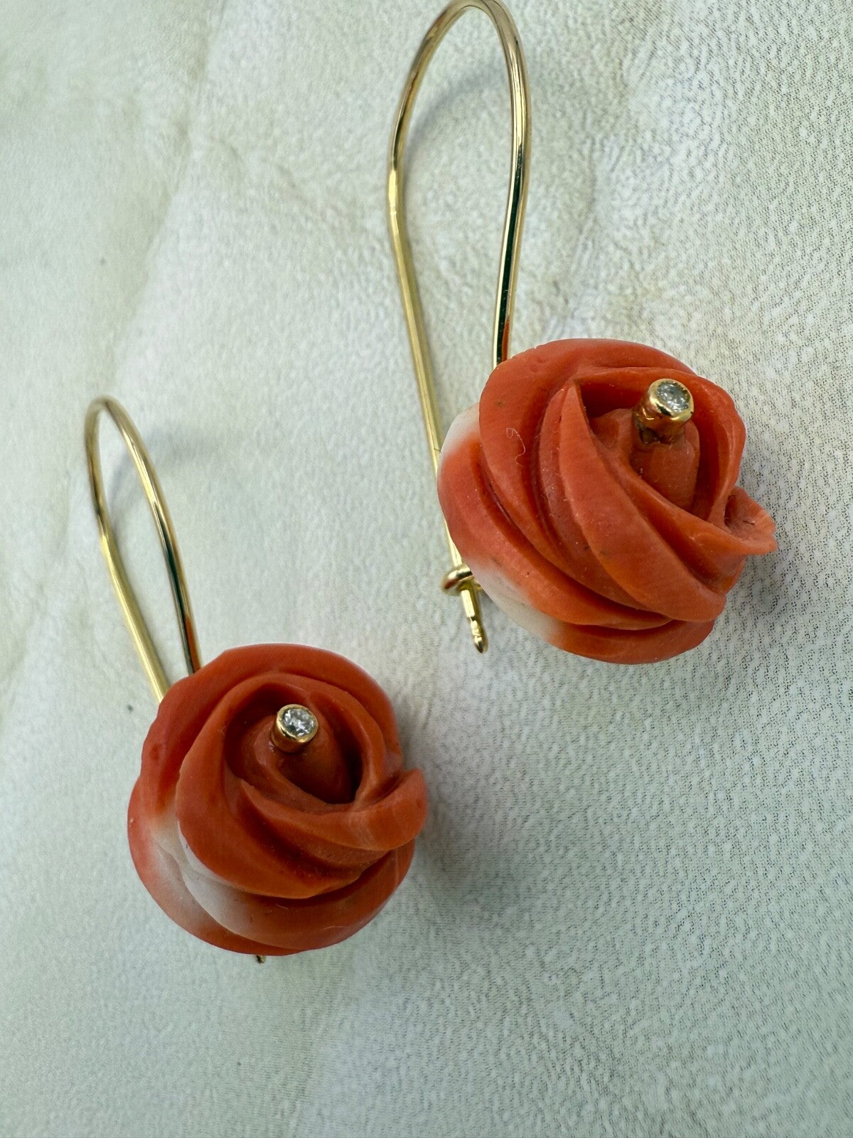 Orecchini a rosa in corallo cerasuolo con brillanti, oro 18 kt – foto 11