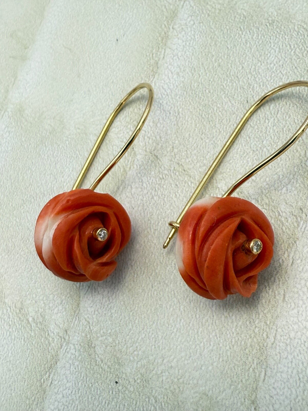 Orecchini a rosa in corallo cerasuolo con brillanti, oro 18 kt – foto 7