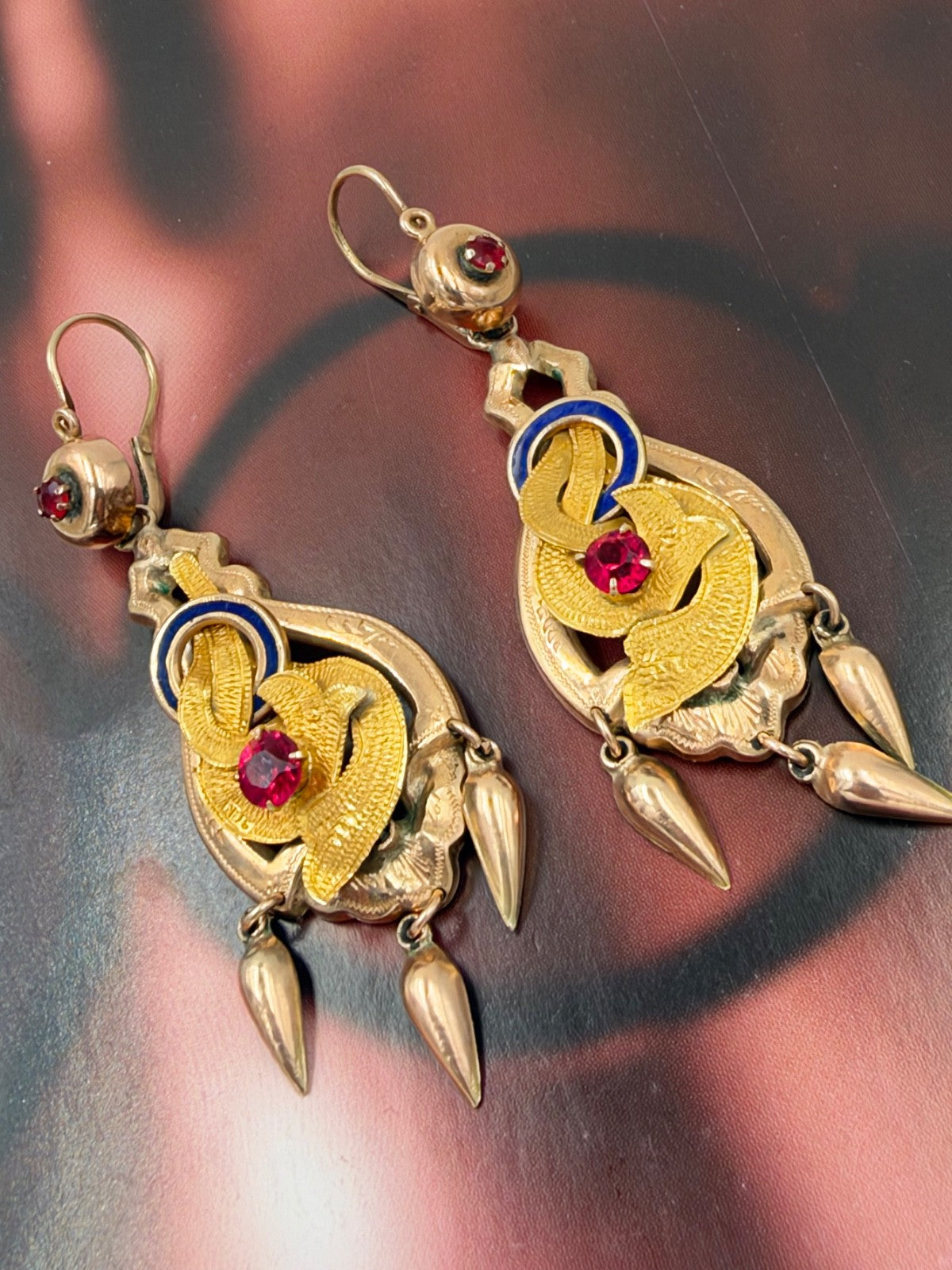Orecchini borbonici lunghi in oro 6/7 kt con paste vitree rosse e punzoni – foto 5