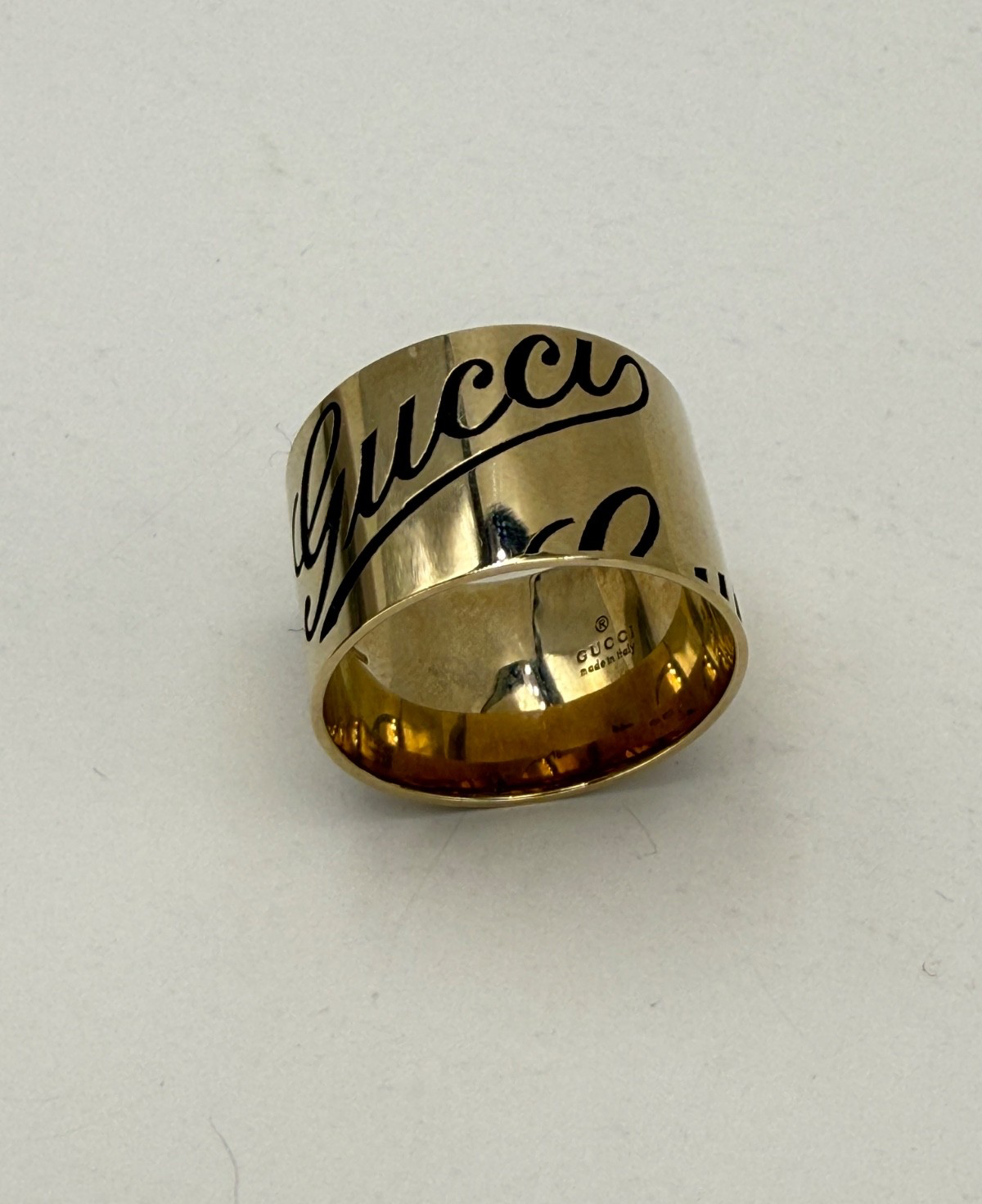 Anello Gucci Icon Prints a fascia larga in oro giallo 18 kt – foto 20