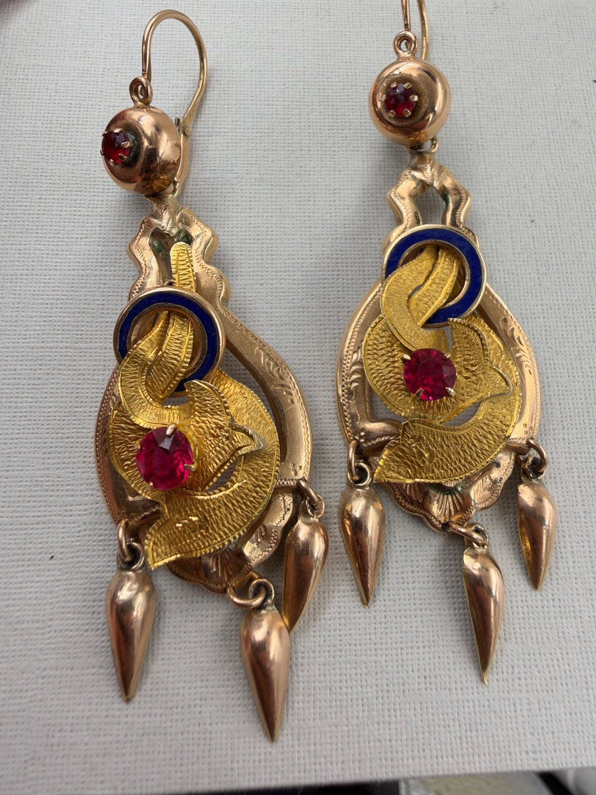Orecchini borbonici lunghi in oro 6/7 kt con paste vitree rosse e punzoni – foto 2