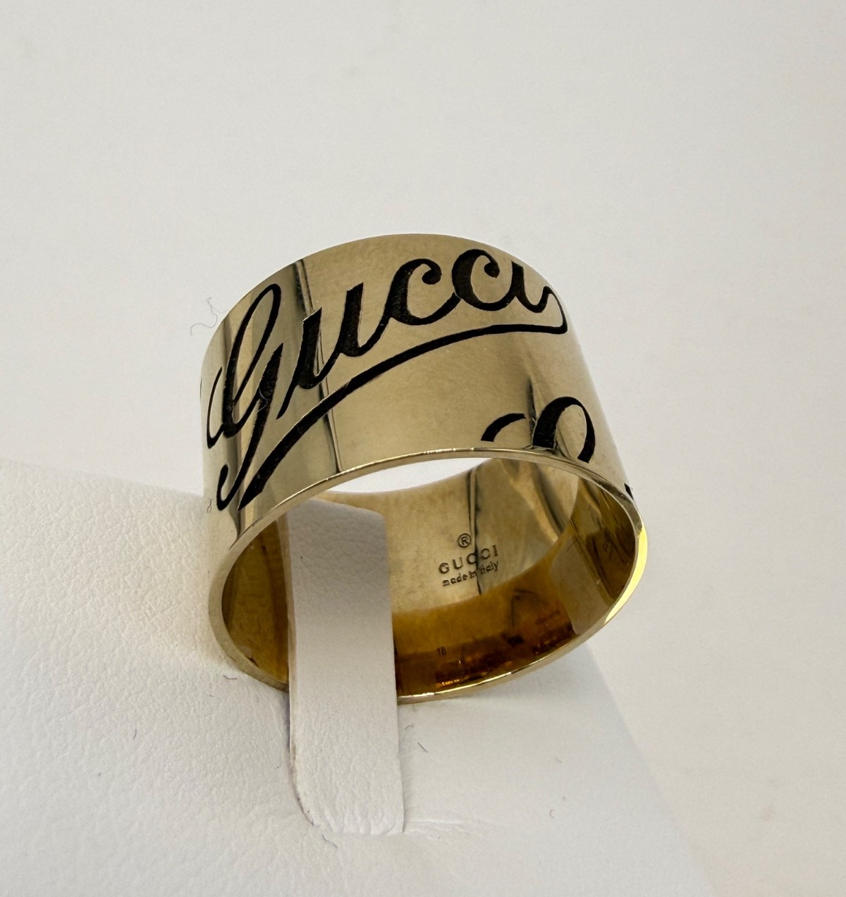 Anello Gucci Icon Prints a fascia larga in oro giallo 18 kt – foto 16