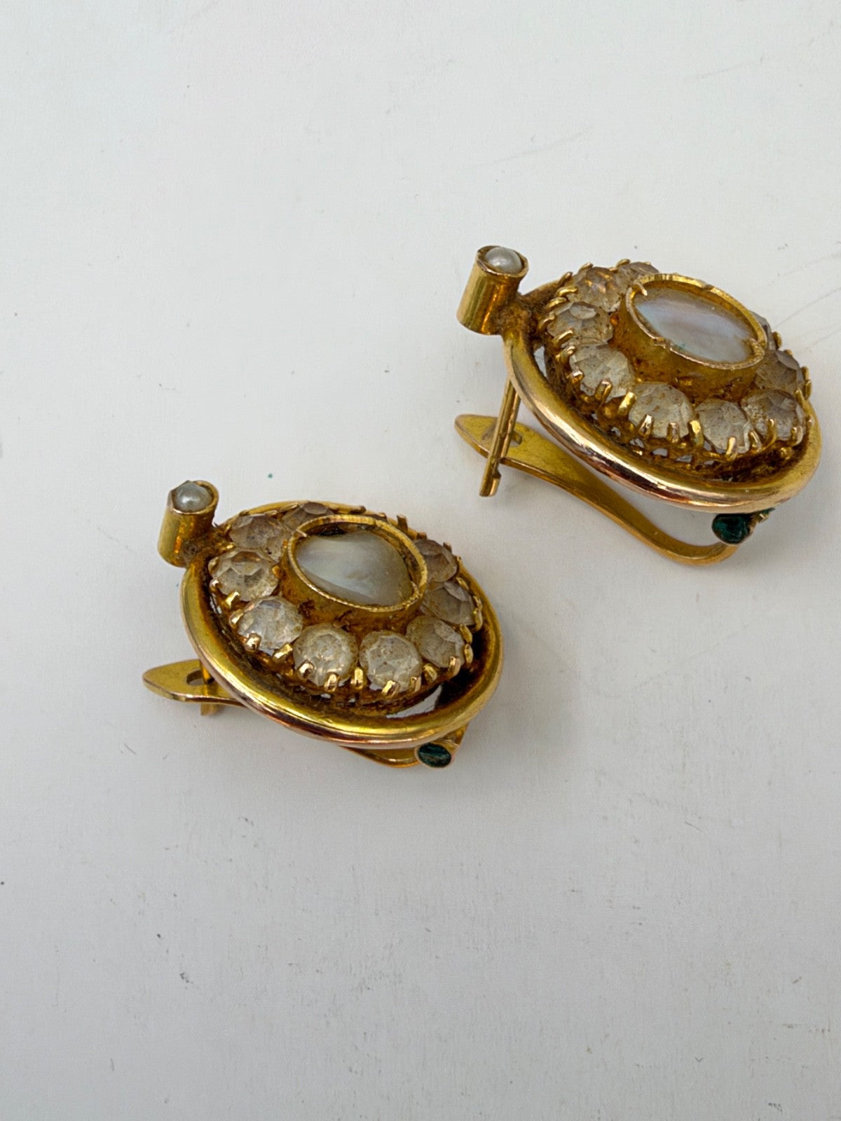 Orecchini antichi in oro 12 kt con madreperla e paste vitree, inizi '900 – foto 10