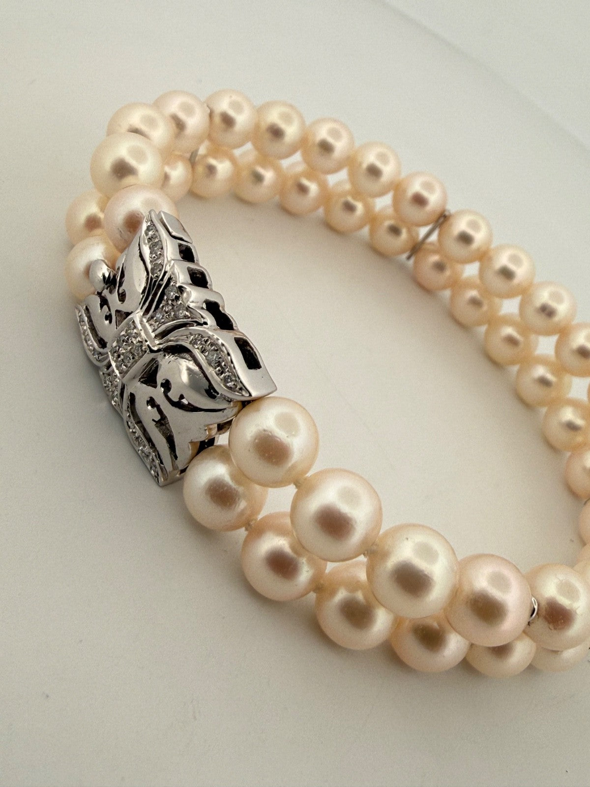 Bracciale doppio filo di perle con chiusura in oro bianco 18 kt e brillanti – foto 10