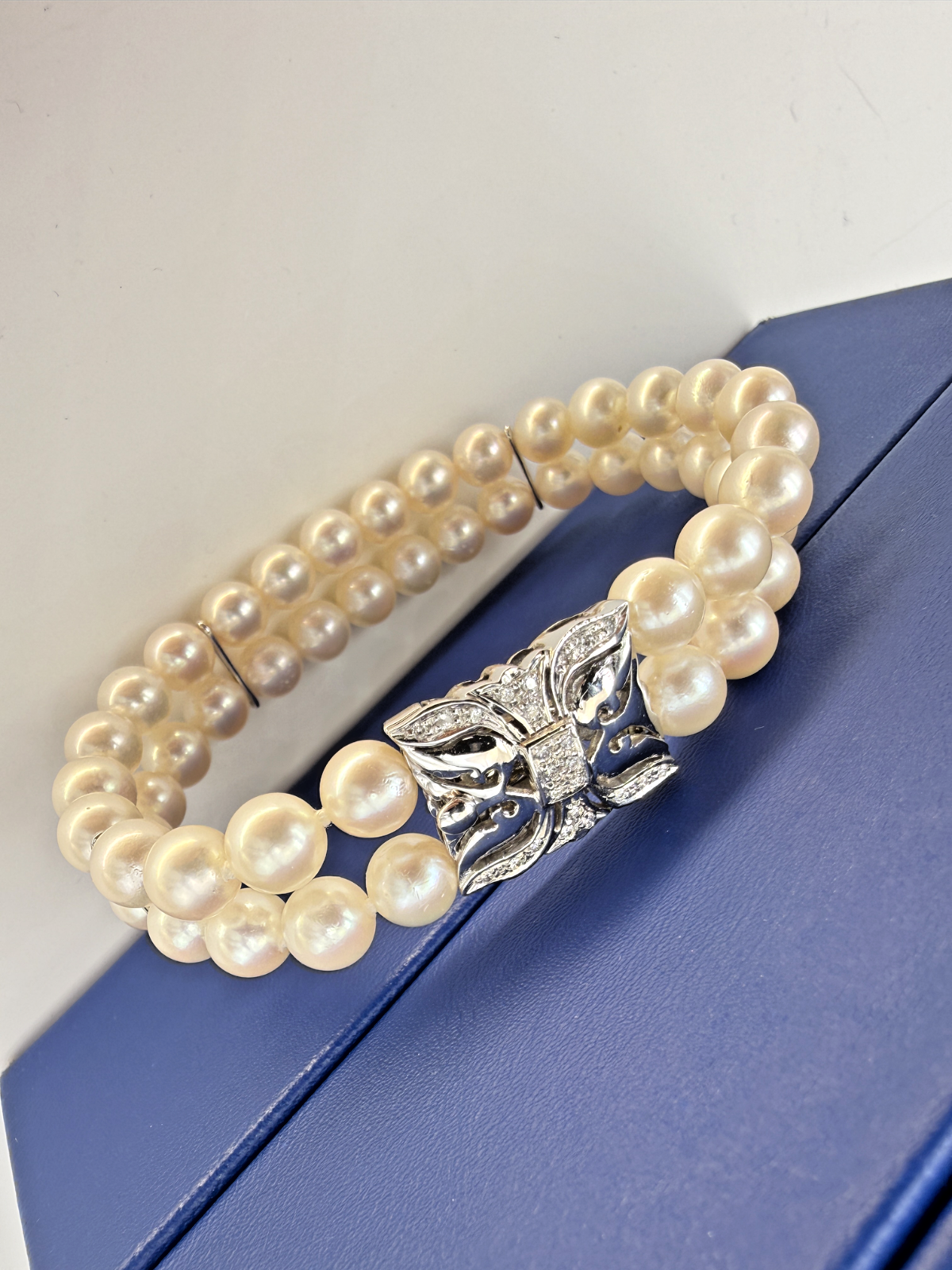 Bracciale doppio filo di perle con chiusura in oro bianco 18 kt e brillanti – foto 8