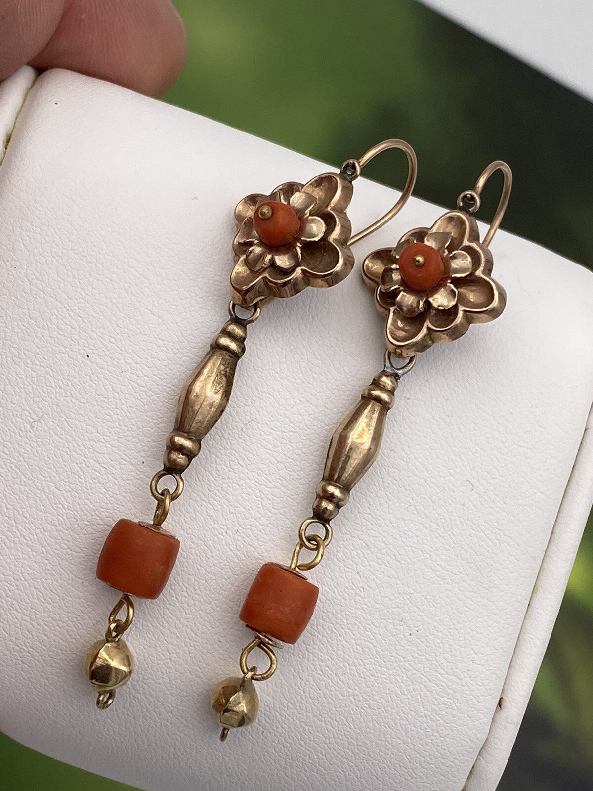 Orecchini antichi in oro rosso 6/7 kt con corallo mediterraneo, fine '800