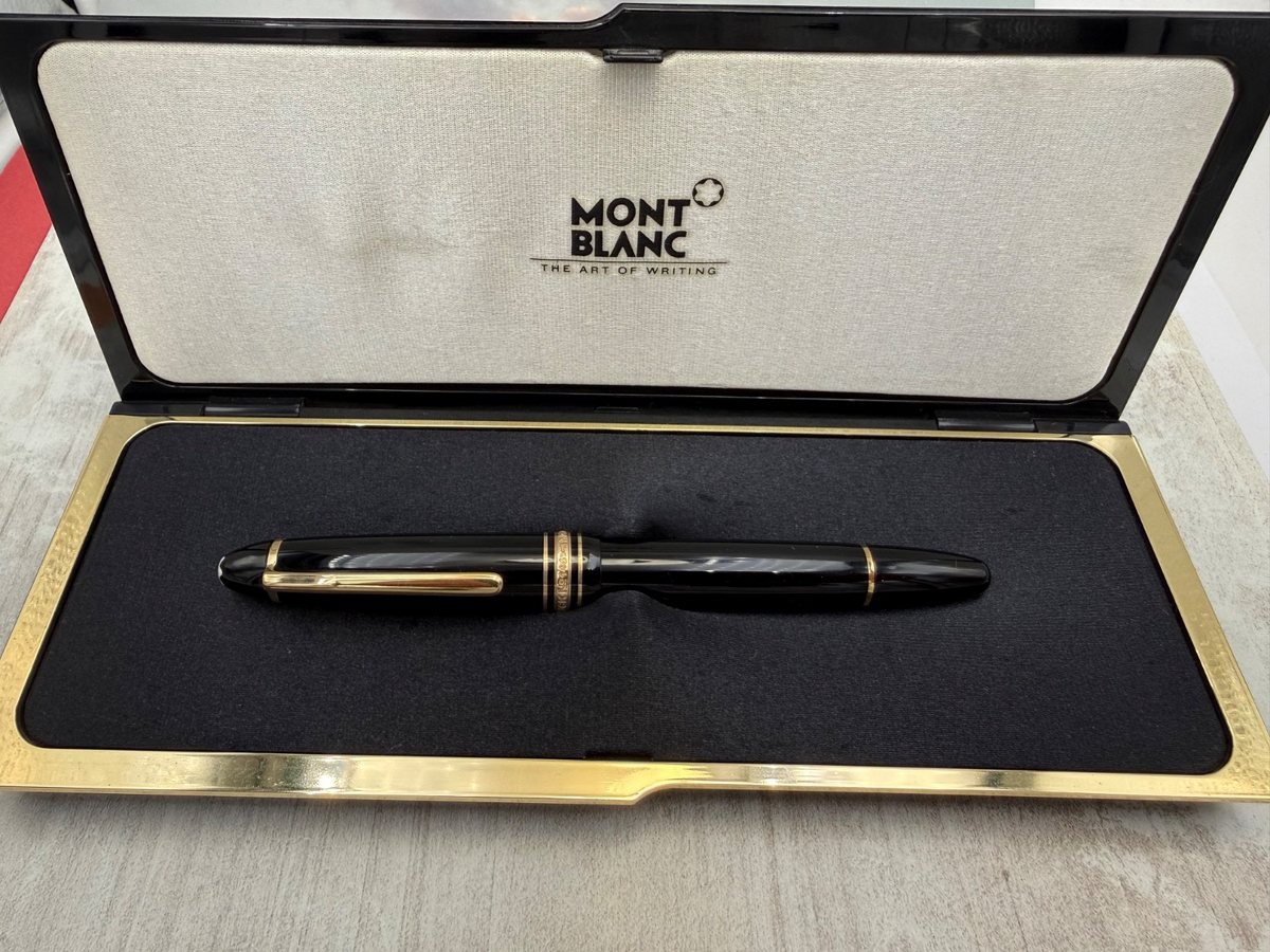 Penna stilografica Montblanc Meisterstück 146 con pennino in oro 14 kt