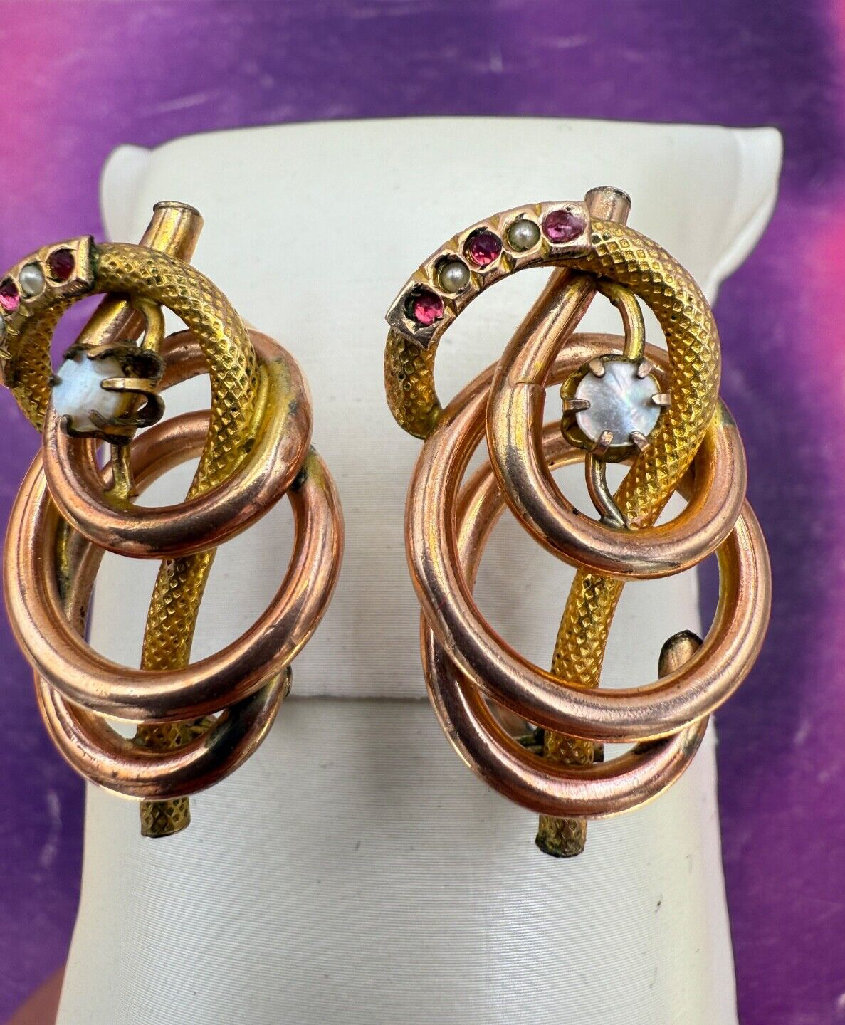 Orecchini antichi in oro 6/7 kt con paste vitree rosse e microperle, '900
