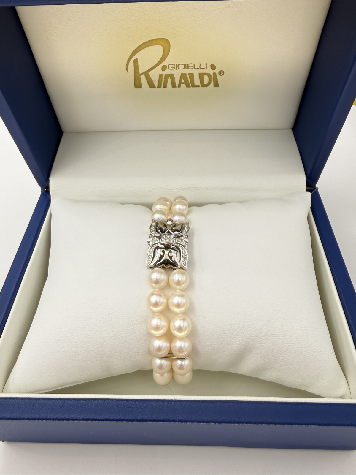 Bracciale doppio filo di perle con chiusura in oro bianco 18 kt e brillanti