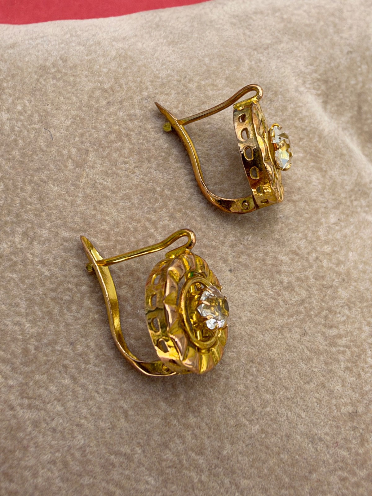 Orecchini antichi in oro 12 kt con paste vitree bianche, inizi '900 – foto 11