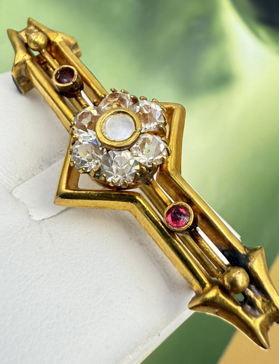 Spilla antica in oro 12 kt con paste vitree bianche e rosse, inizi '900 – foto 10