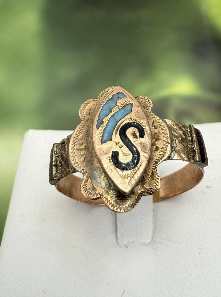 Anello borbonico con smalti e iniziale S in oro 6/7 kt, fine '800 – foto 2