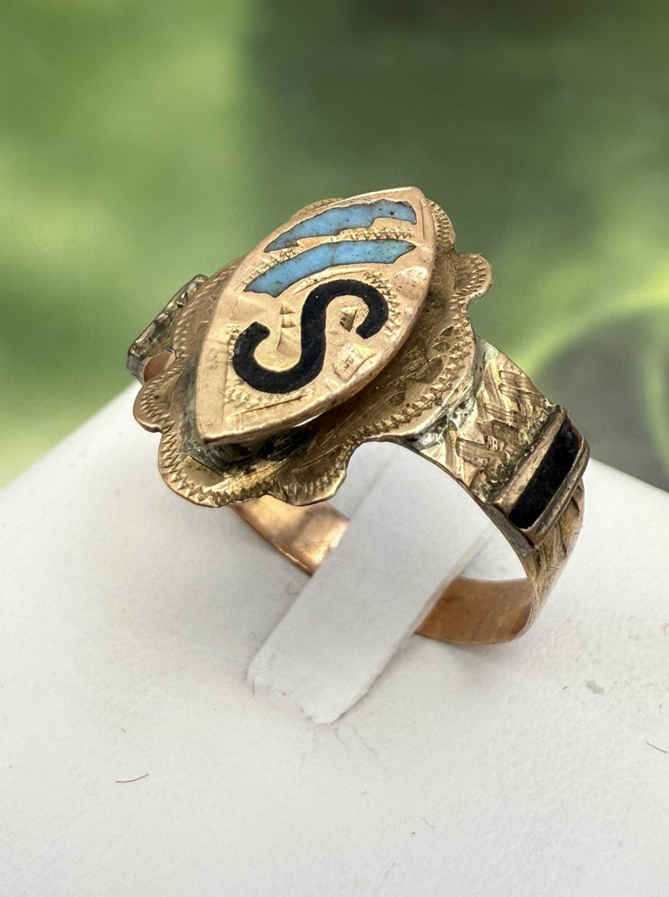 Anello borbonico con smalti e iniziale S in oro 6/7 kt, fine '800 – foto 8