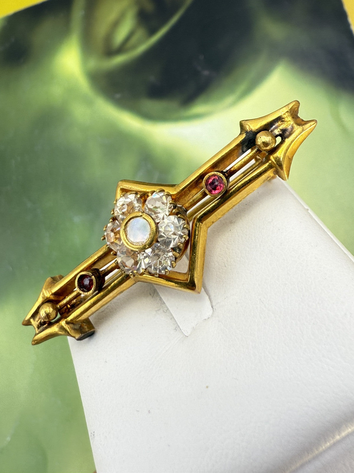 Spilla antica in oro 12 kt con paste vitree bianche e rosse, inizi '900 – foto 8